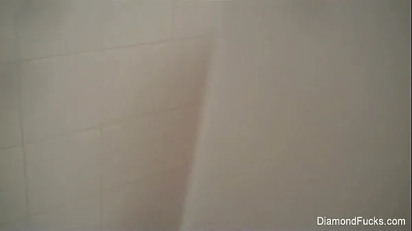 Clips de alimentación HD Travieso en la ducha con diamante kitty