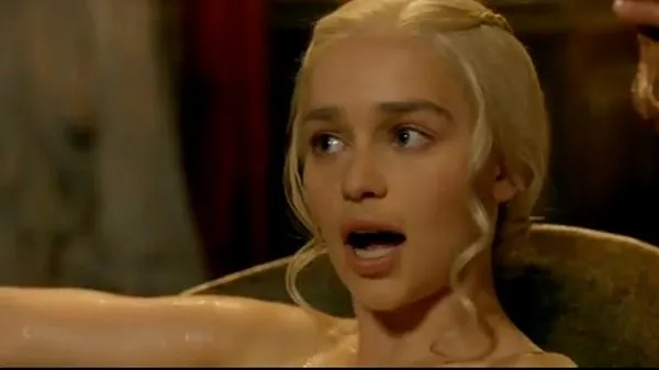 HD Emilia Clarke Game of Thrones napájecí klipy