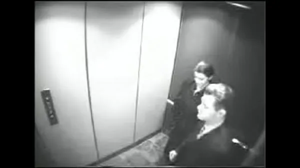 HD Portuguese quarantine Susana clasps the pattern in the elevator 功率夹