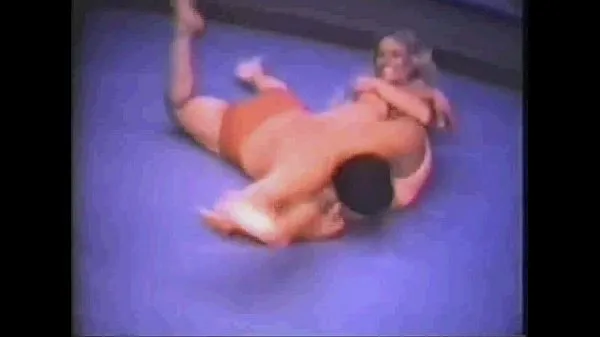 HD Mixed Wrestling Juan vs Blonde 2 -teholeikkeet