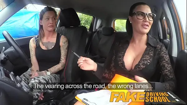 HD Fake Driving School Sexy strap on fun for new busty driver napájecí klipy