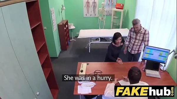 HD Fake Hospital Tschechischer Arzt spritzt über geile betrügerische Ehefrauen enge MuschiPower-Clips