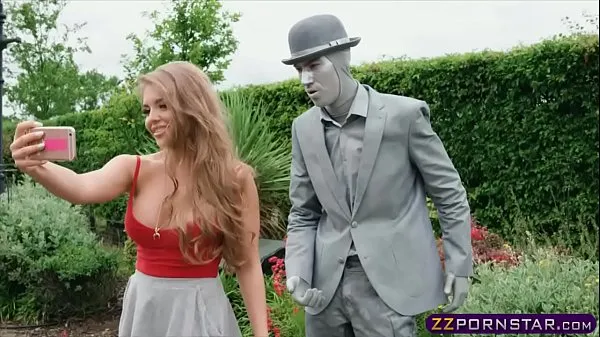 HD Busty chick fucks a living statue performer outdoors พาวเวอร์คลิป