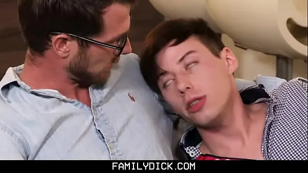 HD FamilyDick - Hot Teen Takes Giant stepDaddy Cock elektrické klipy