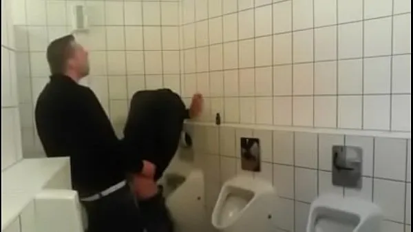 HD male fucks bareback in bathroom kraftklipp