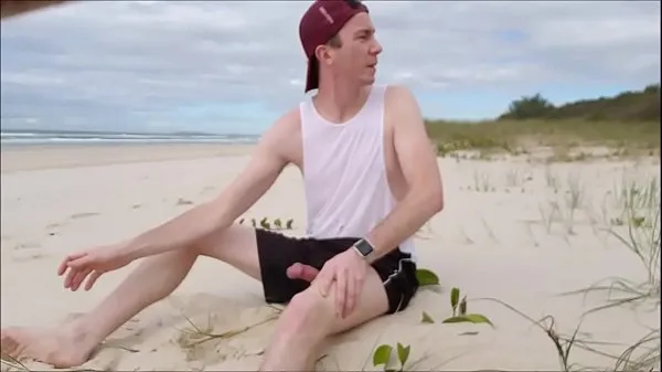 HD Jerking off on the beach episode four Klip kuasa