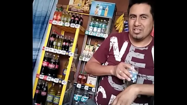 Clips de alimentación HD Moreno seduce a cuarentón