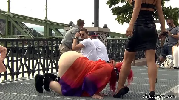 Double pénétration rousse dans un bar public extraits vidéo HD