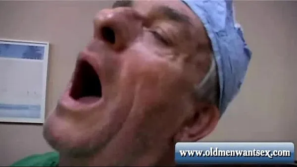 HD Old man Doctor fucks patient güç Klipleri