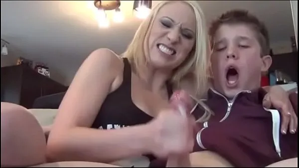 HD Lucky being jacked off by hot blondes power Clips