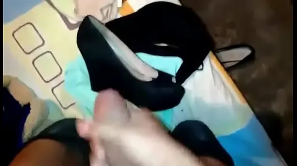 HD Masturbating in pantyhose and squirting cum in heels 功率夹