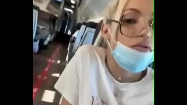 HD Blonde shows his cock on the plane مقاطع الطاقة