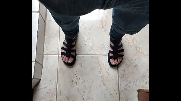 HD Straight bastard rolls hard horny in his suitcase hitting a fist and cumming in his sandal phlox 功率夹