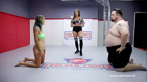 HD Mixed Wrestling Fight with Vinnie O'Neil wrestling estreante Stacey Daniels e sendo sugado clipes de energia