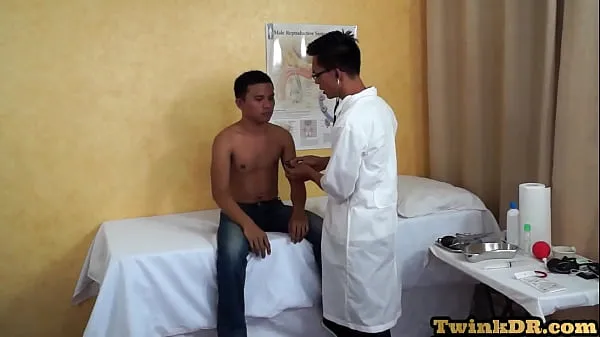 Minet asiatique aime le cul avant d'être barebacké par un médecin extraits vidéo HD