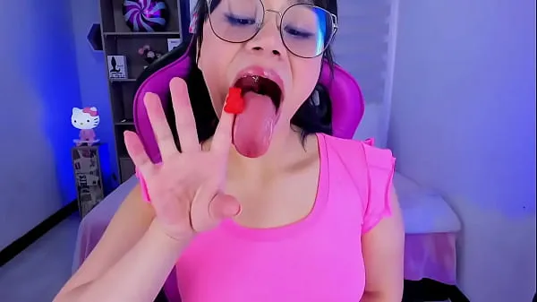 HD Lila Jordan Gummy playing power klipek