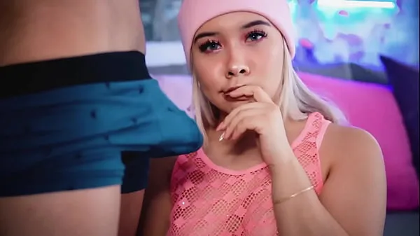 HD Colombian blonde loves sucking her stepbrother's cock live napájecí klipy