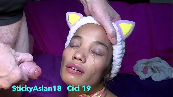 StickyAsian18 cutey Cici ottiene un divertente cazzo speronato prima di guardare la TVClip di alimentazione HD