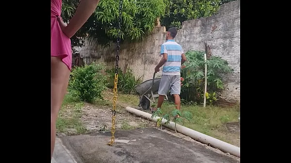 HD A esposa puta mostrou a bunda e o corno filmando clipes de energia