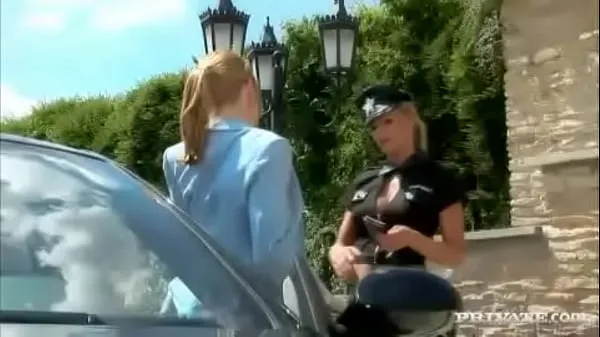 HD Katalin Gets More than Patted down by Cop Wivien パワー クリップ