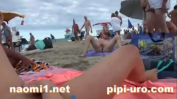 HD girl masturbate on beach daya Klip