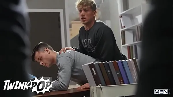 HD Enquanto estava na biblioteca da universidade, Jock Felix Fox teve seu pau chupado por seu melhor amigo Ryan Bailey - TWINKPOP clipes de energia