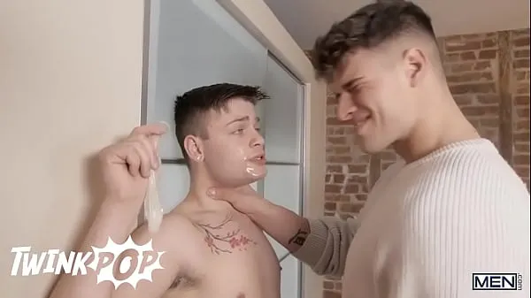 Clips de alimentación HD El guapo Malik Delgaty se está divirtiendo gay con Ryan Bailey hasta que su novia los pilla - TWINKPOP