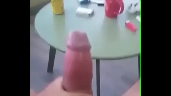 HD Playing and showing off my big fat cock! What do you think? Who would like to lick and suck it kraftklipp