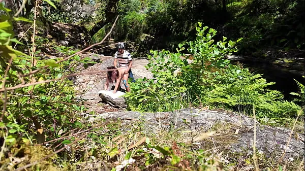 HD Voyeur Stranger scopa una ragazza sulla spiaggia per nudisti. È scioccata kraftklipp